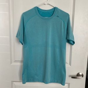Men’s Lululemon Metal Vent Tech Short Sleeved T-Shirt. Size Medium
